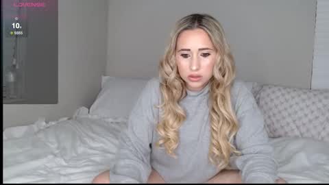 Nikki online show from 10/27/25, 12:36