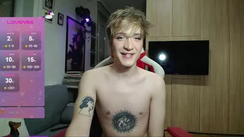 Snapshot of crystalvalentina chatting on 09/09/25, 11:48 Crystal online show from 09/09/25, 11:48