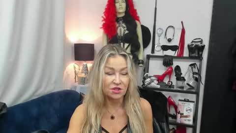 CrystalHotty online show from 10/22/25, 04:35