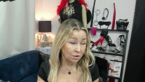 CrystalHotty online show from 04/02/26, 05:16