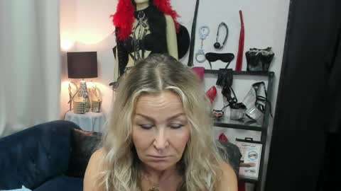 CrystalHotty online show from 05/19/26, 04:52