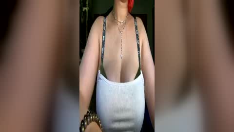 Snapshot of crystalyn777 chatting on 06/11/26, 12:32 crystalyn777 online show from 06/11/26, 12:32