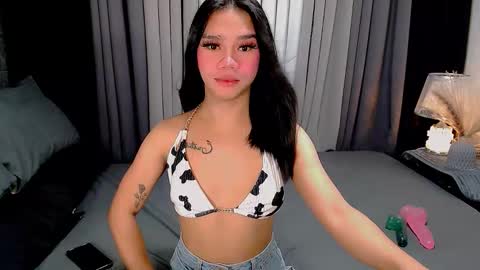 bea takashi  online show from 10/20/25, 08:15