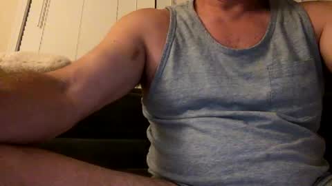 Snapshot of cuban2_slut chatting on 09/20/25, 05:08 Cubantoo online show from 09/20/25, 05:08