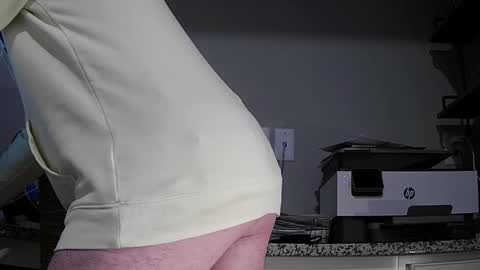 Snapshot of cuban2_slut chatting on 09/29/25, 12:32 Cubantoo online show from 09/29/25, 12:32