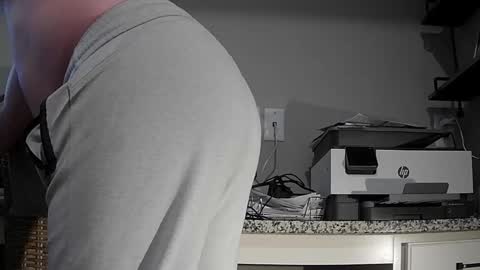 Snapshot of cuban2_slut chatting on 10/03/25, 01:41 Cubantoo online show from 10/03/25, 01:41