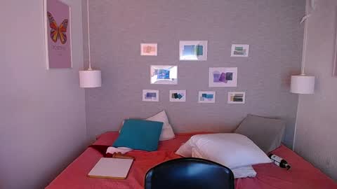 Snapshot of cuckoldlover69_ chatting on 12/10/24, 02:48 cuckoldlover69_ online show from 12/10/24, 02:48