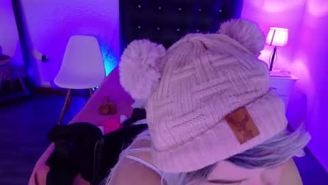 Snapshot of cuckoldlover69_ chatting on 02/11/25, 03:40 cuckoldlover69_ online show from 02/11/25, 03:40