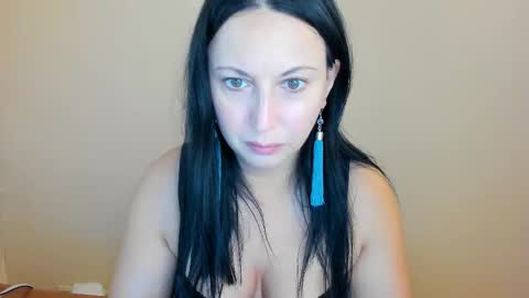 HELEN online show from 09/12/25, 12:38
