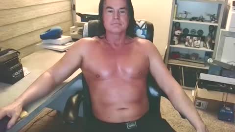 Yup... kinda old but Stop in and say hello online show from 05/17/26, 04:54
