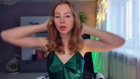 Snapshot of cuddle_kitten chatting on 12/15/24, 07:13 Alexia online show from 12/15/24, 07:13