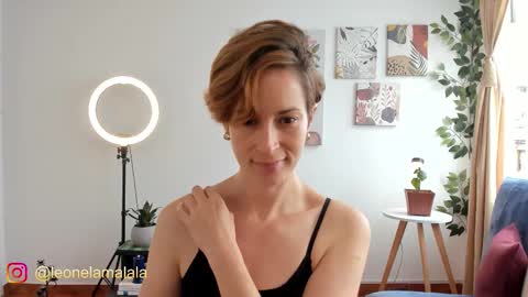 Leonela online show from 09/12/25, 03:12