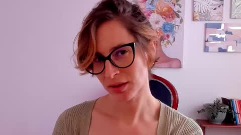 Leonela online show from 12/05/25, 05:20