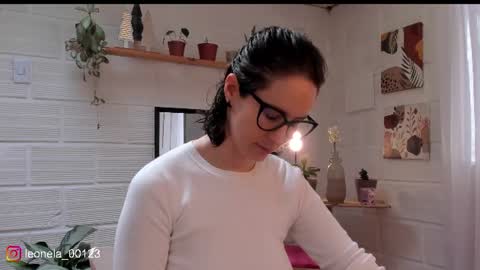 Snapshot of cuddlingbunnny chatting on 07/10/26, 03:25 Leonela online show from 07/10/26, 03:25