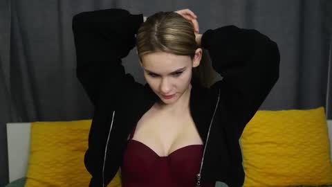 Naomi online show from 10/23/25, 10:19
