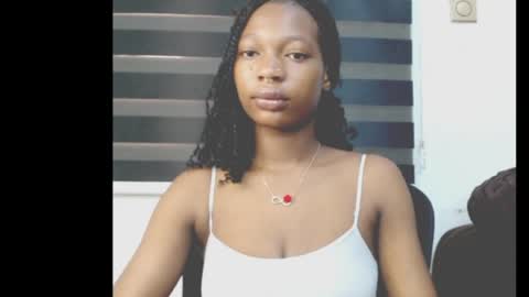 Snapshot of cumebony_petit chatting on 05/11/26, 06:08 cumebony_petit online show from 05/11/26, 06:08