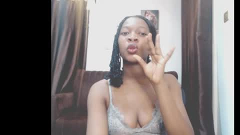 Snapshot of cumebony_petit chatting on 05/19/26, 06:53 cumebony_petit online show from 05/19/26, 06:53