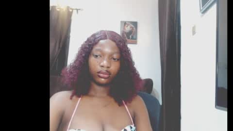Snapshot of cumebony_petit chatting on 06/18/26, 09:14 cumebony_petit online show from 06/18/26, 09:14