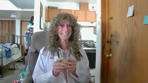 Snapshot of cumfornikki chatting on 02/28/26, 10:33 Nikki online show from 02/28/26, 10:33