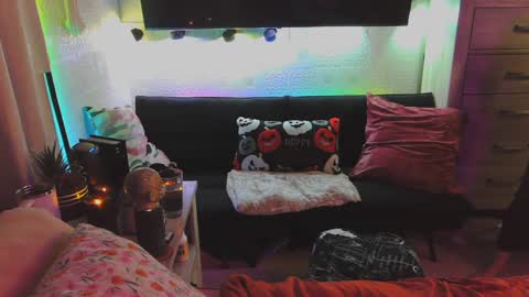 cumguzzlingskank online show from 09/25/25, 11:36