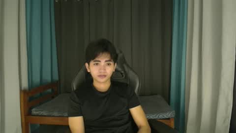 Snapshot of cummingyu chatting on 11/25/25, 05:13 cummingyu online show from 11/25/25, 05:13