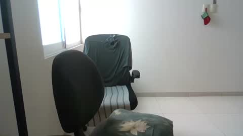 Snapshot of cummmann chatting on 12/21/25, 06:37 cummmann online show from 12/21/25, 06:37