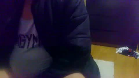 Snapshot of cumnridewa chatting on 04/29/26, 10:16 cumtowa online show from 04/29/26, 10:16