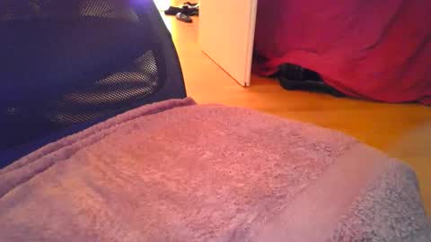 Snapshot of cumprincessscum chatting on 12/16/24, 12:04 Cumprincess online show from 12/16/24, 12:04