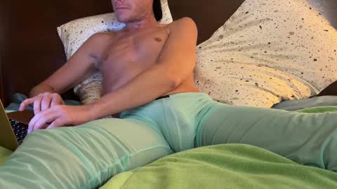 cumwatchmenut online show from 10/08/25, 11:35