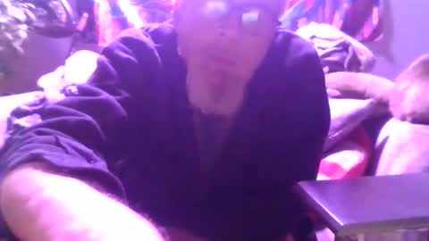 Snapshot of cunnibob chatting on 12/29/24, 12:45 cunnibob online show from 12/29/24, 12:45