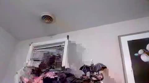 Snapshot of cuntreeboy68 chatting on 10/29/25, 11:50 Bash online show from 10/29/25, 11:50