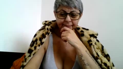 Snapshot of cuplu4346529860 chatting on 01/01/25, 10:11 couple online show from 01/01/25, 10:11