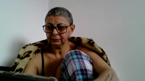 Snapshot of cuplu4346529860 chatting on 01/25/25, 09:04 couple online show from 01/25/25, 09:04