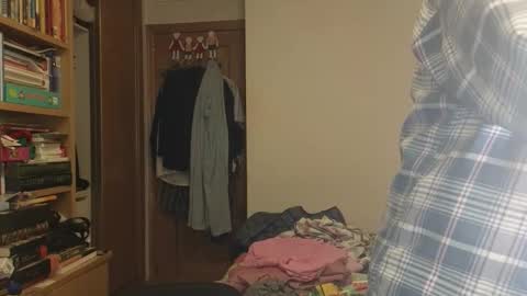 curiosillo1983 online show from 10/31/25, 04:08