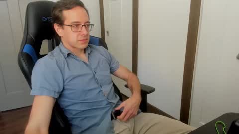 Snapshot of curious_10 chatting on 11/18/25, 02:43 curious_10 online show from 11/18/25, 02:43