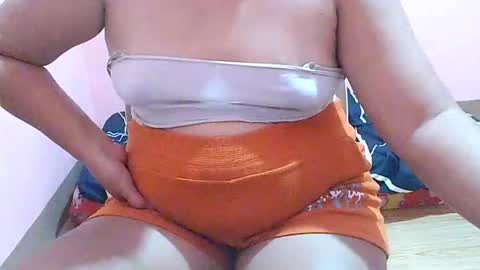 Snapshot of curious_girl247 chatting on 05/17/26, 12:12 curious_girl247 online show from 05/17/26, 12:12