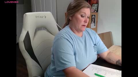 Snapshot of curiouscouple3143 chatting on 02/13/25, 03:03 curious couple online show from 02/13/25, 03:03