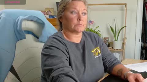 curious couple online show from 01/05/26, 06:00