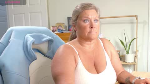 curious couple online show from 02/11/26, 06:35