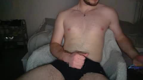 Snapshot of curiousharryxx chatting on 12/27/24, 09:43 BritishHarry online show from 12/27/24, 09:43