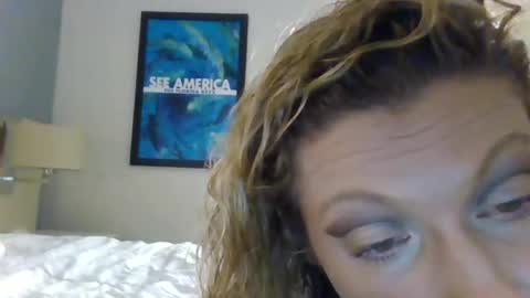Snapshot of curiouslyjenn chatting on 07/02/26, 09:15 Curiously Jenns Room online show from 07/02/26, 09:15
