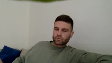 Snapshot of curiousnesssssss chatting on 11/12/25, 03:12 curiousnesssssss online show from 11/12/25, 03:12