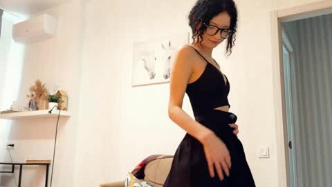 Snapshot of curlixiee chatting on 04/22/26, 12:39 Kira online show from 04/22/26, 12:39