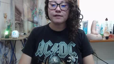 Vannesa online show from 03/18/26, 07:28