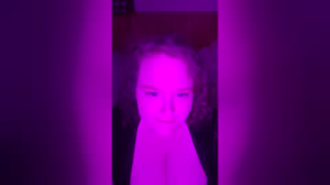 Snapshot of curlycult97 chatting on 06/17/26, 10:00 curlycult97 online show from 06/17/26, 10:00