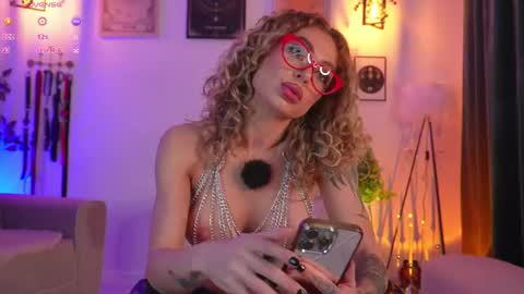 Natasha online show from 12/03/25, 06:06