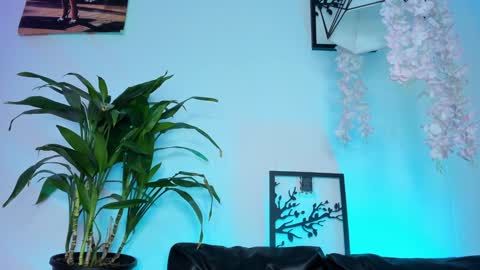 Snapshot of curlyrose_ chatting on 02/02/25, 02:38 Rose online show from 02/02/25, 02:38