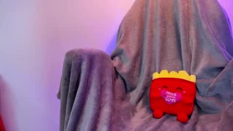 Snapshot of curlyrose_ chatting on 02/20/25, 11:54 Rose online show from 02/20/25, 11:54