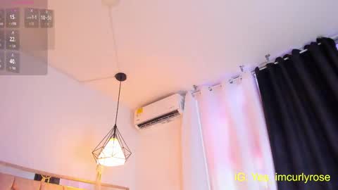 Snapshot of curlyrose_ chatting on 10/20/25, 09:26 Rose online show from 10/20/25, 09:26