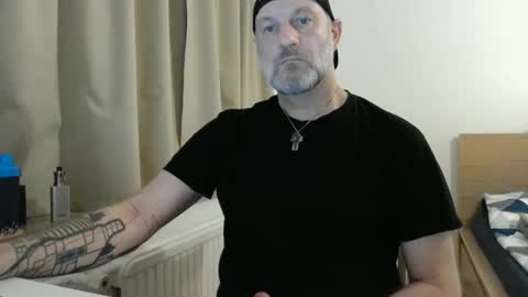 Snapshot of curman85 chatting on 12/11/24, 12:02 Curman85 online show from 12/11/24, 12:02